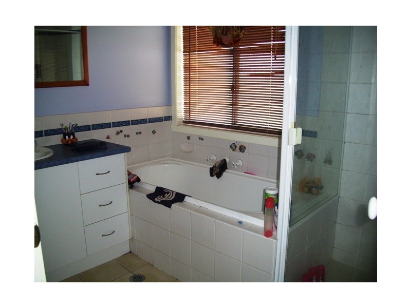 5 Cobbler Crt, Thurgoona NSW 2640