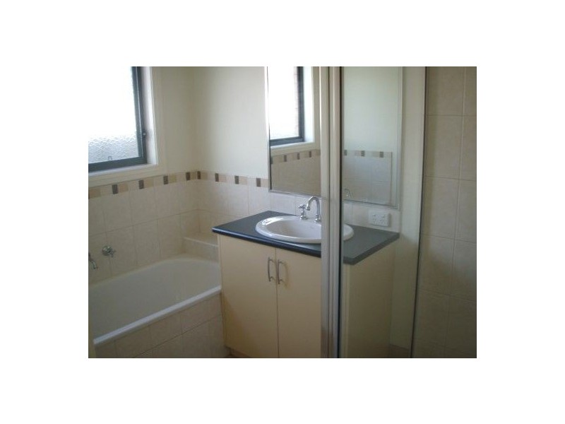 176 Hotham Circ, Thurgoona NSW 2640