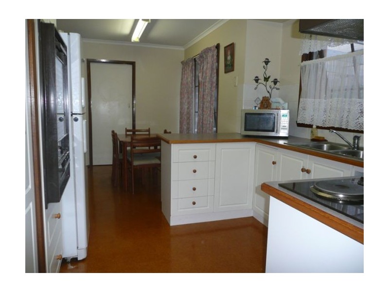 357 Sutherland St, Lavington NSW 2641