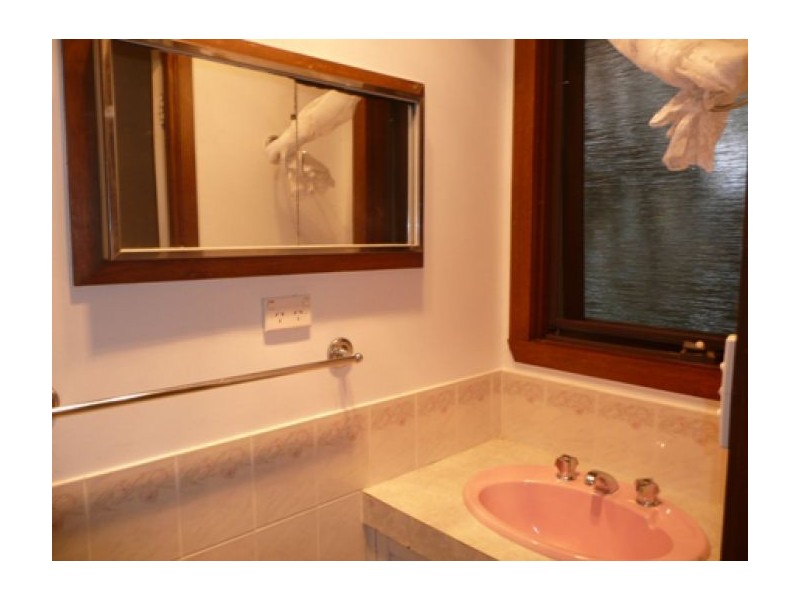 357 Sutherland St, Lavington NSW 2641