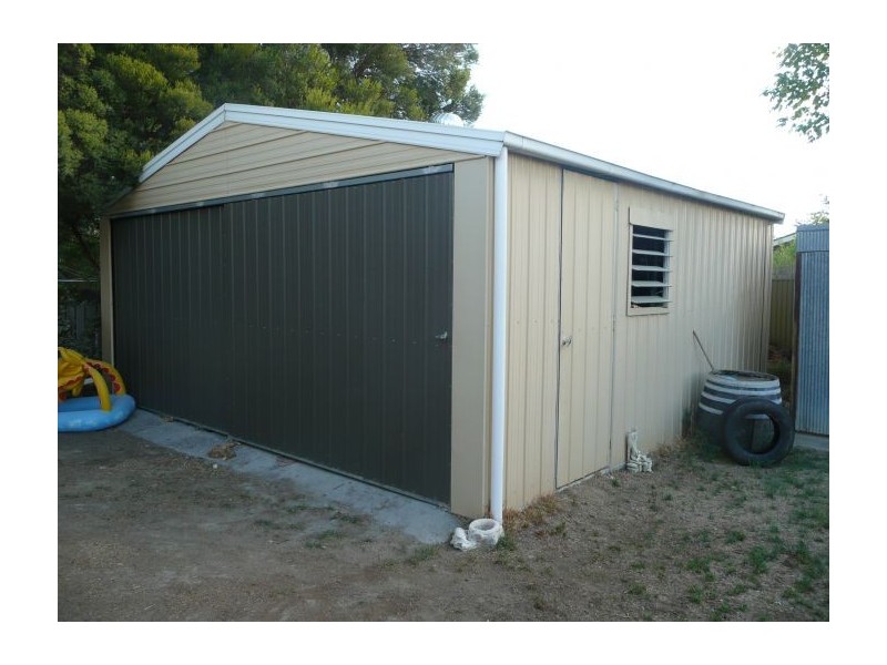 357 Sutherland St, Lavington NSW 2641