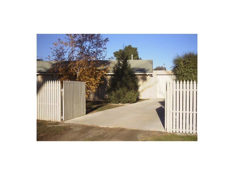104 Huon St., Jindera NSW 2642