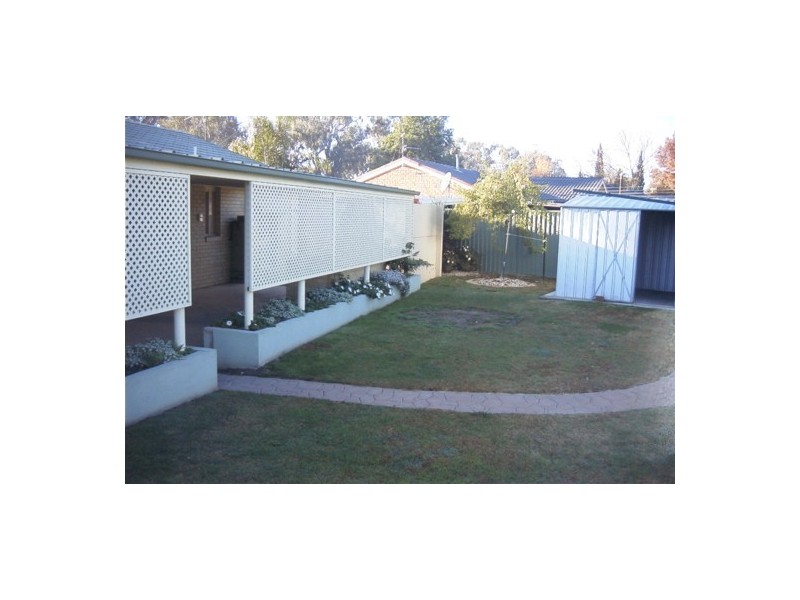 104 Huon St., Jindera NSW 2642