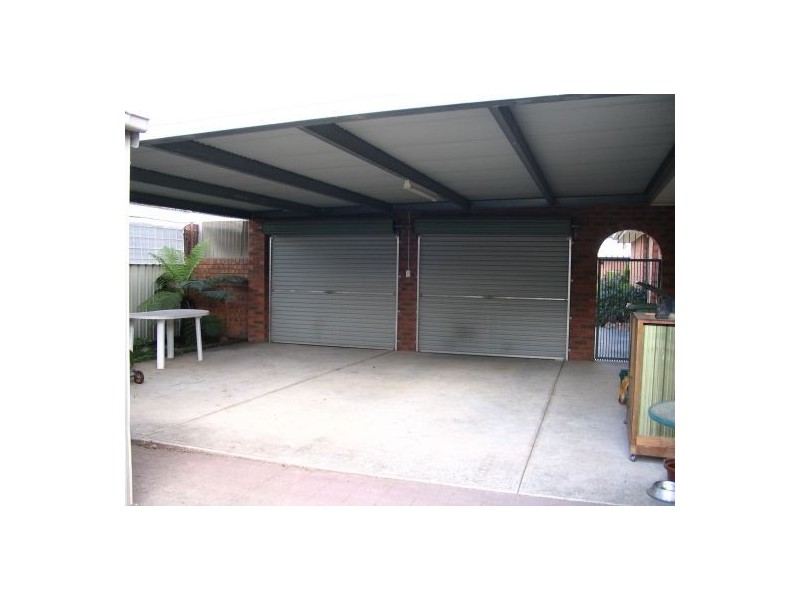 504 Webb St, Lavington NSW 2641
