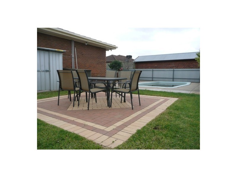 552 Kemp St, Lavington NSW 2641