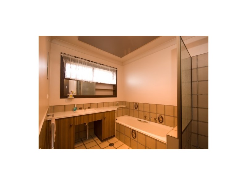 552 Kemp St, Lavington NSW 2641