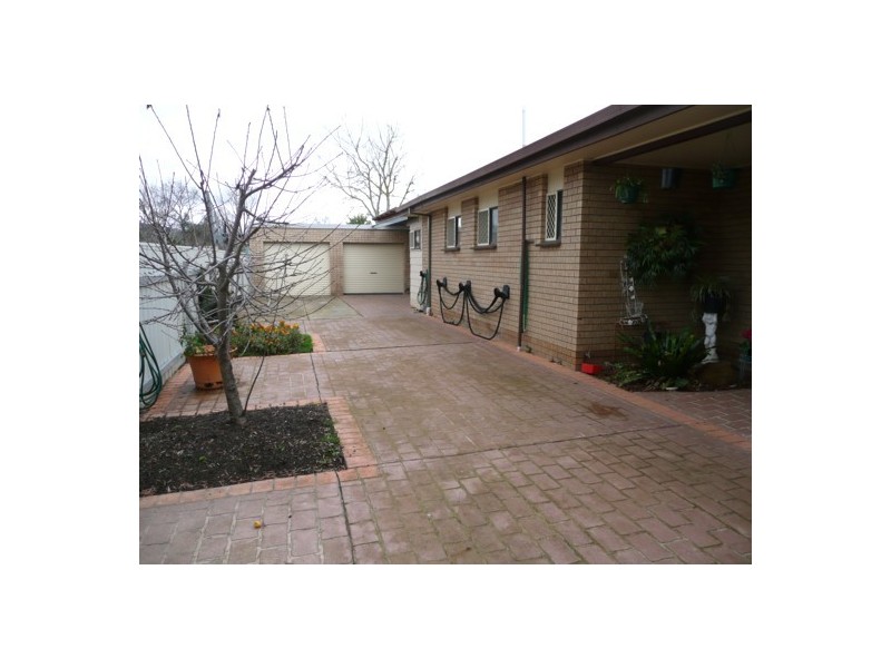 501  Alldis Ave, Lavington NSW 2641