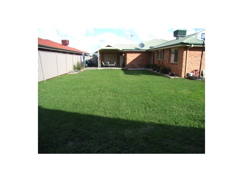 48  Privett Place, Lavington NSW 2641