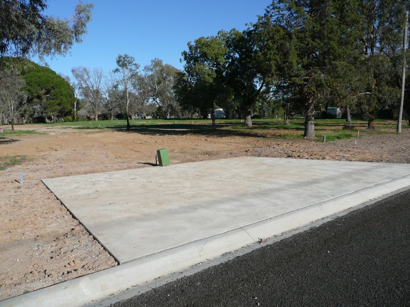 1 Pioneer Dr, Jindera NSW 2642