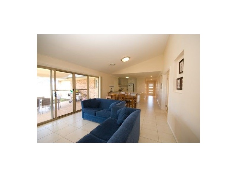 16 Squirrel Glider Drive, Thurgoona NSW 2640