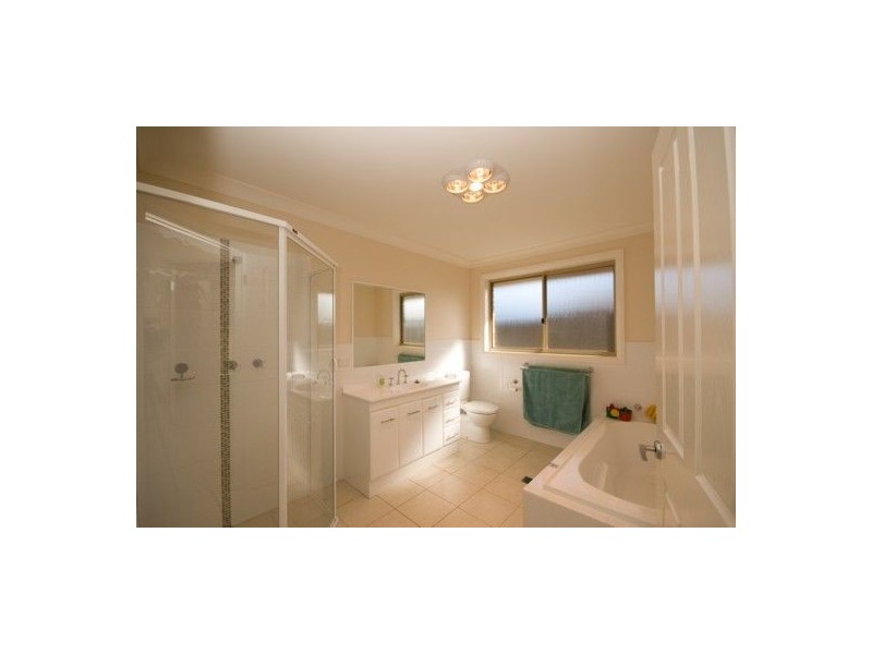 16 Squirrel Glider Drive, Thurgoona NSW 2640