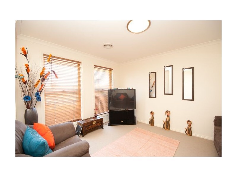 24 Darga Place, Lavington NSW 2641