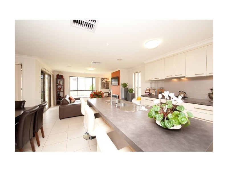 20 Darga Pl, Lavington NSW 2641