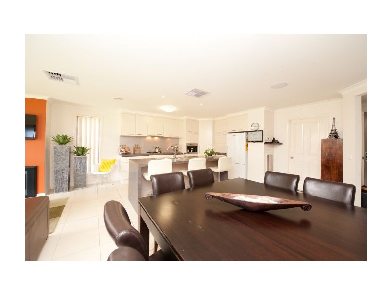 20 Darga Pl, Lavington NSW 2641