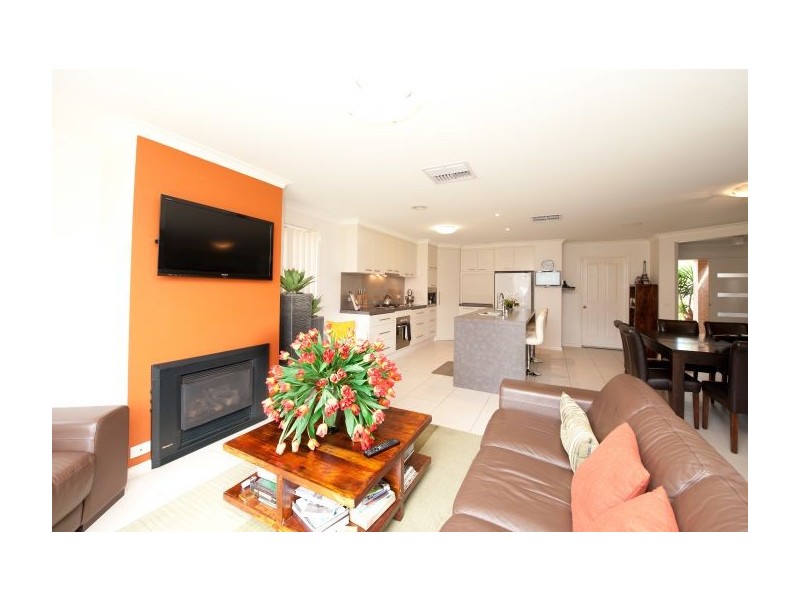 20 Darga Pl, Lavington NSW 2641