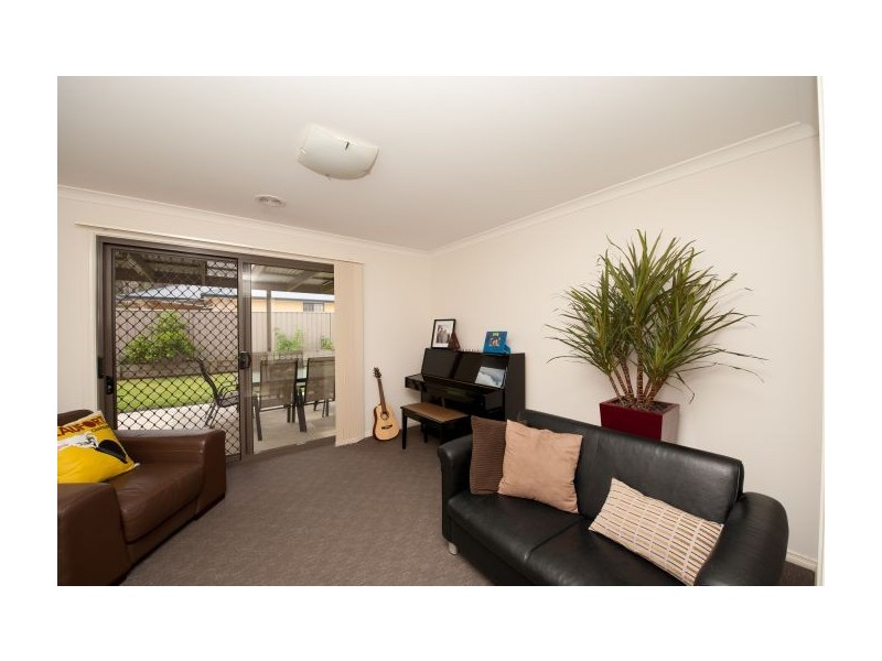 20 Darga Pl, Lavington NSW 2641