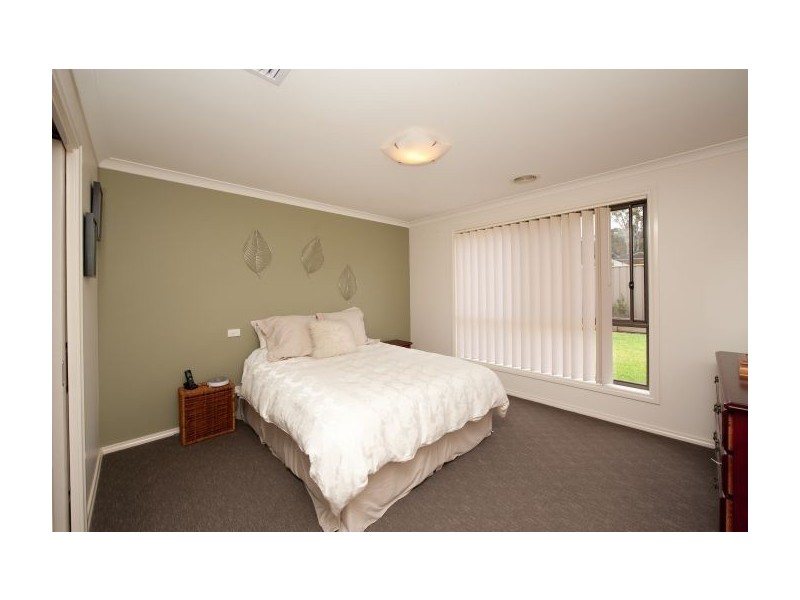 20 Darga Pl, Lavington NSW 2641