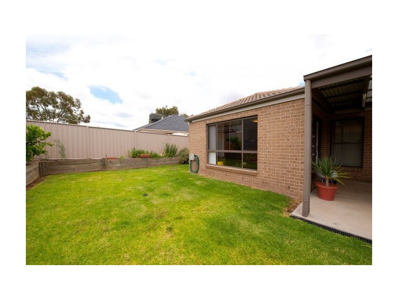 20 Darga Pl, Lavington NSW 2641