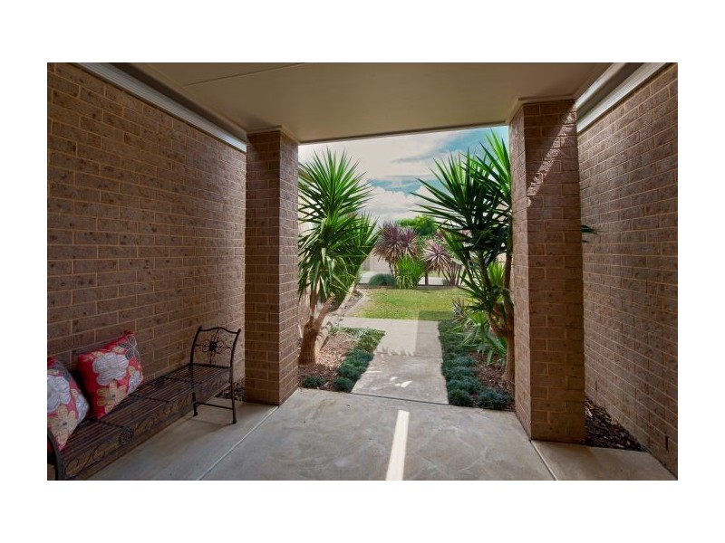 20 Darga Pl, Lavington NSW 2641