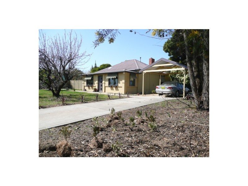 540 Hague St, Lavington NSW 2641