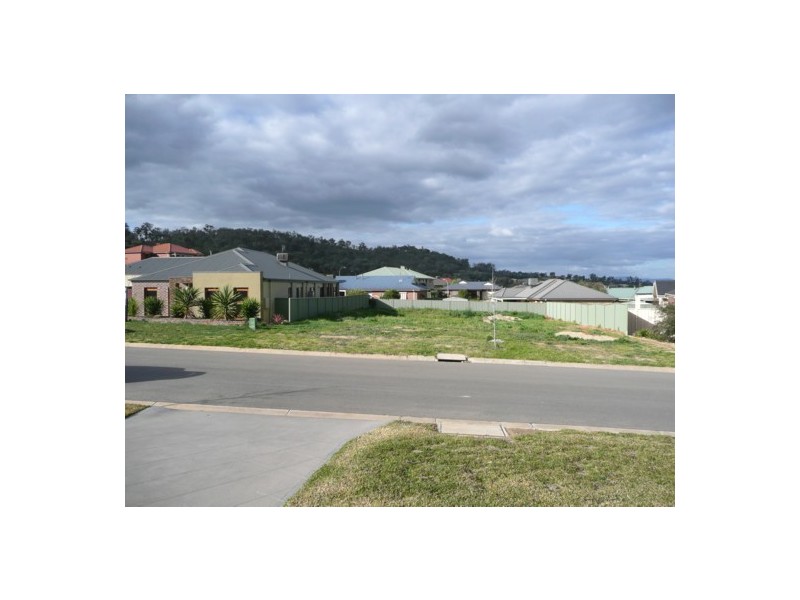 12 Jordan Way, Lavington NSW 2641