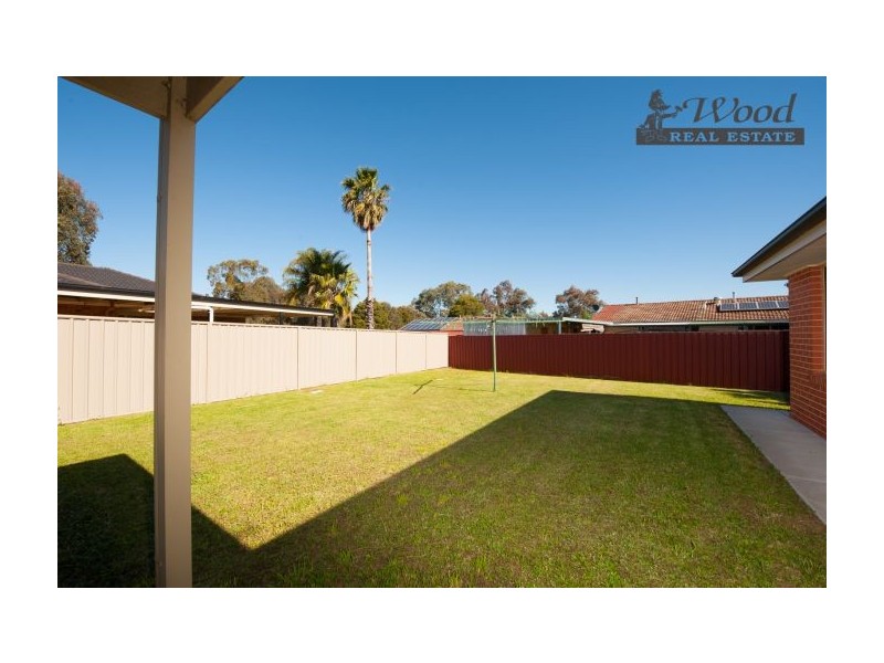 23 Dalbirra Pl, Lavington NSW 2641
