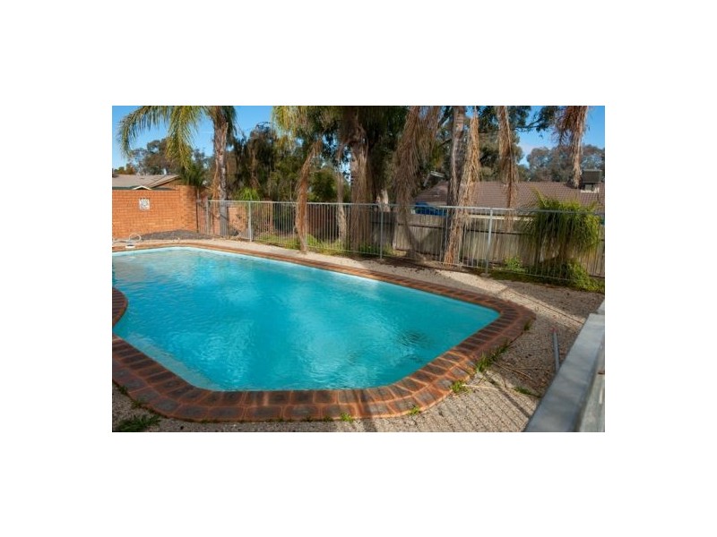 84 Buronga Drive, Lavington NSW 2641