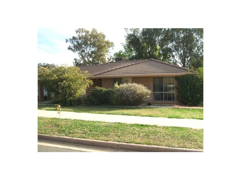 12 Bottlebrush Street, Thurgoona NSW 2640