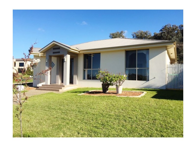1 Blair Court, Lavington NSW 2641