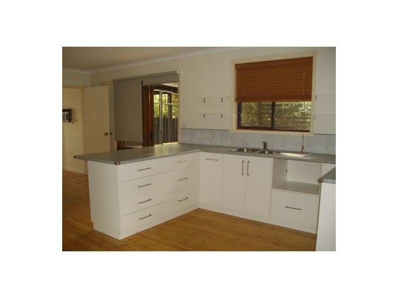 392 Colley St, Lavington NSW 2641