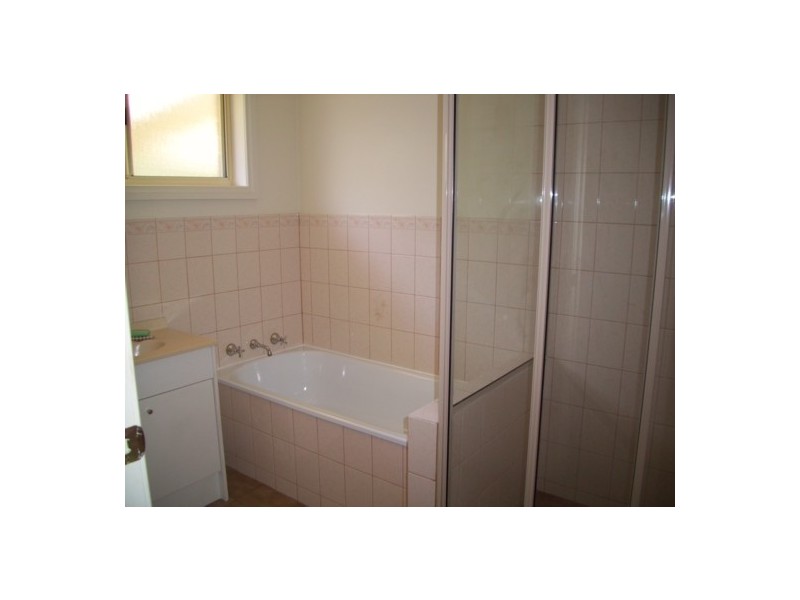 3/38 Jackling Dr, Lavington NSW 2641