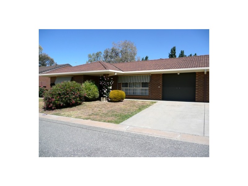 100 Amber Crt, West Albury NSW 2640