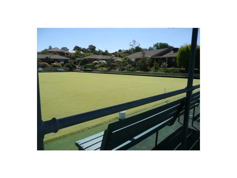 100 Amber Crt, West Albury NSW 2640