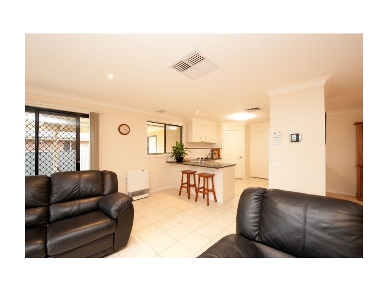 130 Hotham Circ, Thurgoona NSW 2640