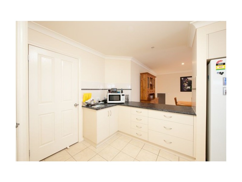 130 Hotham Circ, Thurgoona NSW 2640