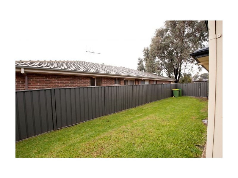 130 Hotham Circ, Thurgoona NSW 2640