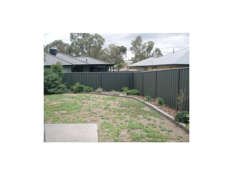 122 Hotham Circuit, Thurgoona NSW 2640