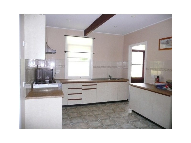 802 Delaney St, Lavington NSW 2641