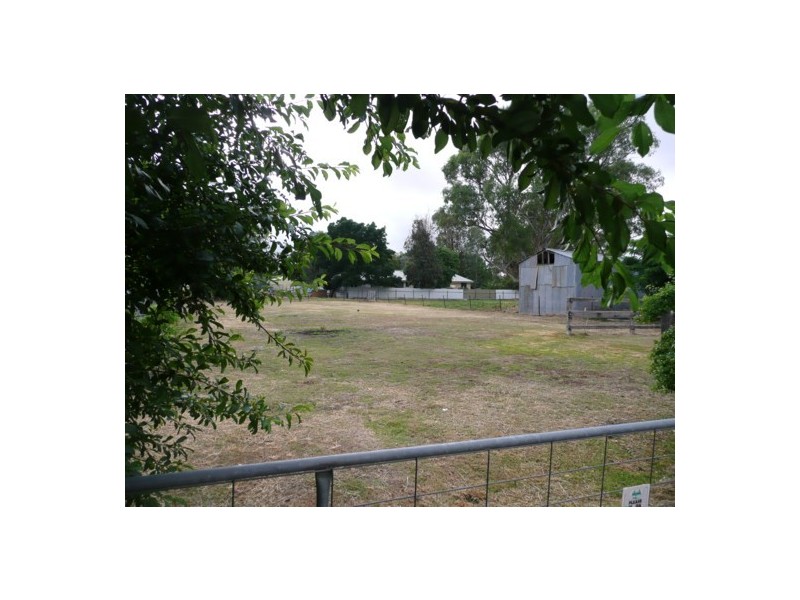 24  Railway Parade, Holbrook NSW 2644