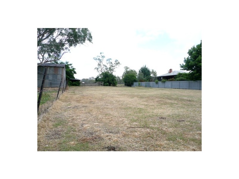 24  Railway Parade, Holbrook NSW 2644