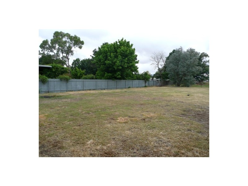 24  Railway Parade, Holbrook NSW 2644