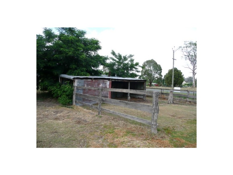 24  Railway Parade, Holbrook NSW 2644