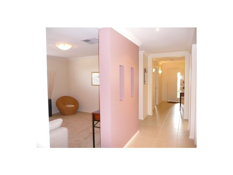 24 Peards Drive, East Albury NSW 2640