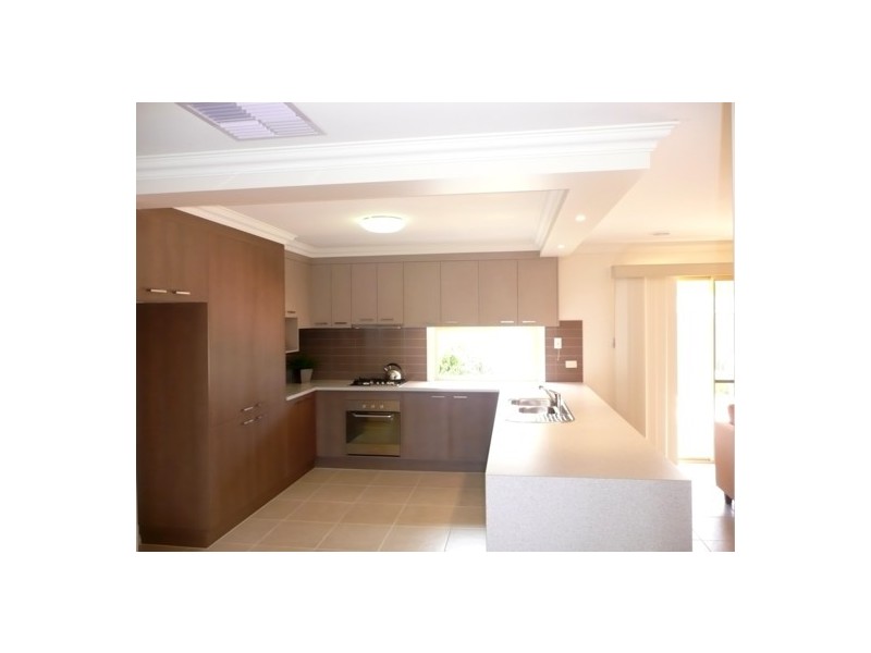 24 Peards Drive, East Albury NSW 2640