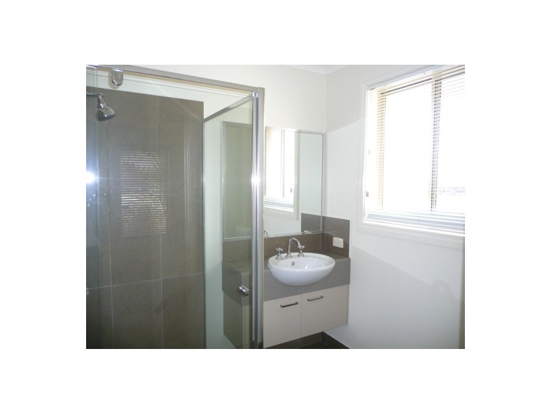 24 Peards Drive, East Albury NSW 2640