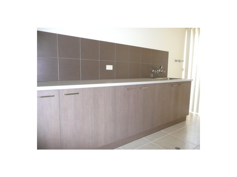 24 Peards Drive, East Albury NSW 2640