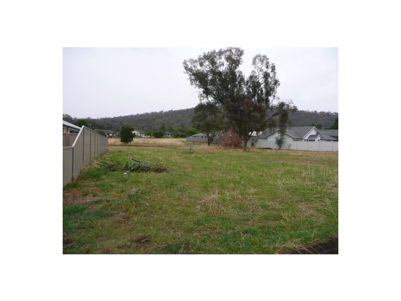 25 Kurrajong Cres, West Albury NSW 2640