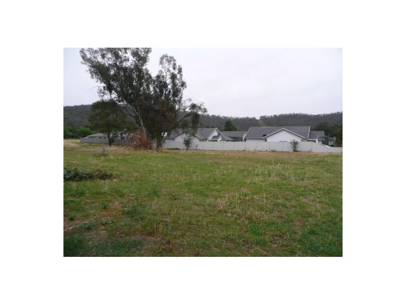 25 Kurrajong Cres, West Albury NSW 2640
