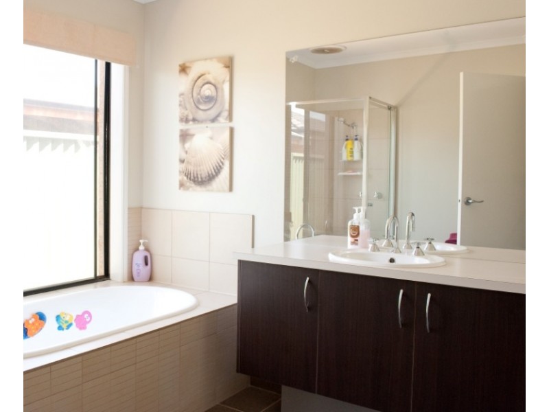 12  Jarrah Court, East Albury NSW 2640