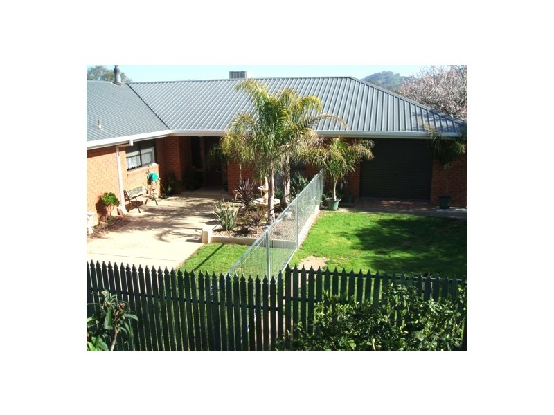 11 Valverde Crt, Thurgoona NSW 2640